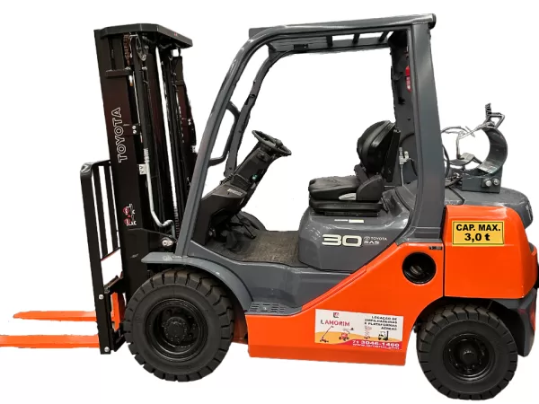 Empilhadeira Toyota 8FG30 3.0 TRIPLEX